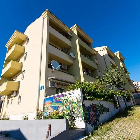 Apartment One-bedroom In Okrug Gornji V Trogir